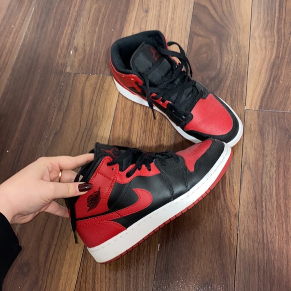 Jordan 1 mid banned 2020 - Picture 3 of 3